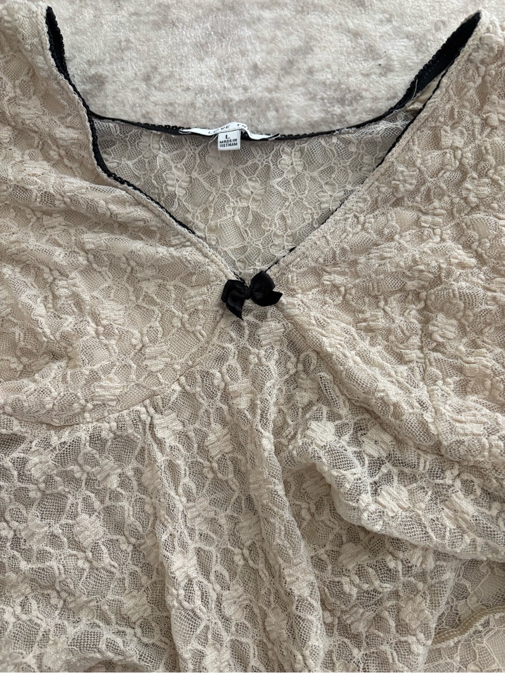 Love Tree Cream Lace V-Neck Peplum Camisole - Picture 6 of 8